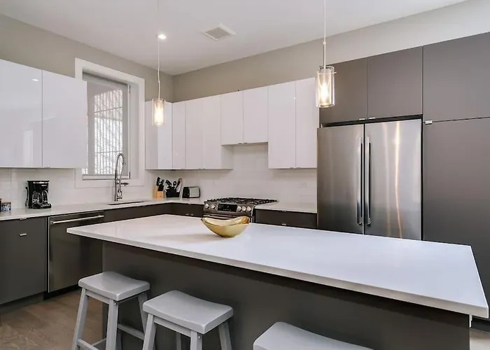 Stunning Duplex #1 - Downtown River North Chicago