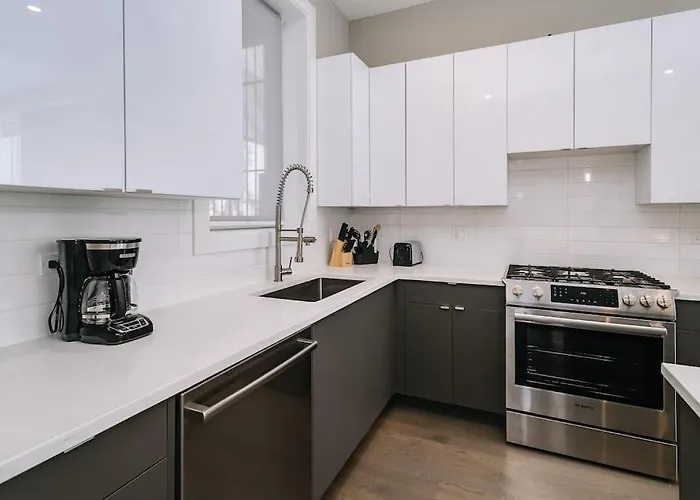 Stunning Duplex #1 - Downtown River North Chicago