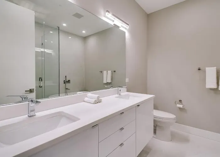 Stunning Duplex #1 - Downtown River North * Chicago