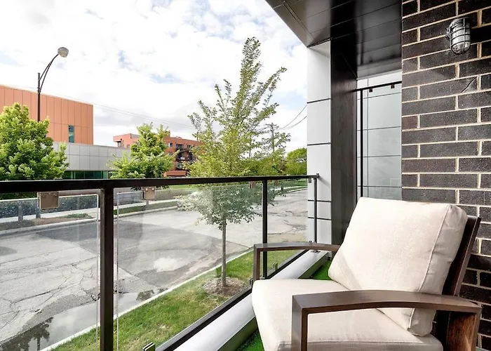 Stunning Duplex #1 - Downtown River North *