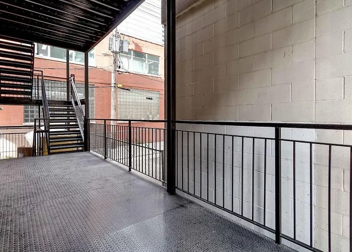 Stunning Duplex #1 - Downtown River North *