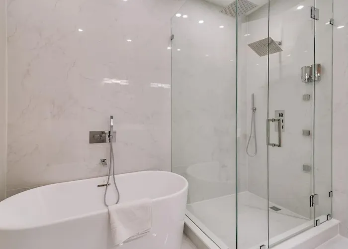 Ferienhaus Stunning Duplex #1 - Downtown River North *